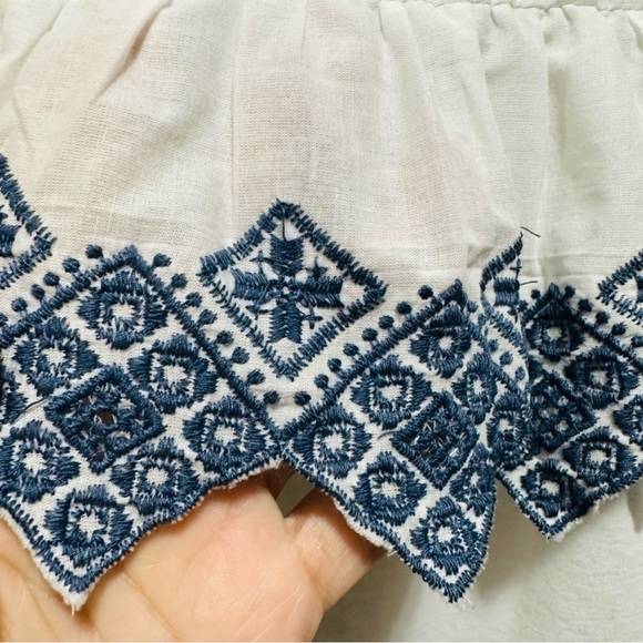 NWT Jennifer and Grace White & Blue Eyelet Sleeveless 100% Cotton Blouse Medium - Picture 10 of 15